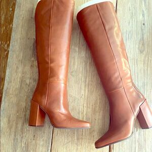 New in Box Elleanora Leather Square Toe Block Heel Boots